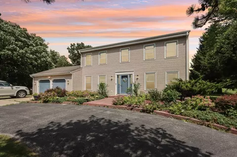 w335s5022 Fox Holw, Genesee, WI 53118