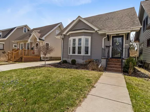 2007 E Jarvis, Shorewood, WI 53211
