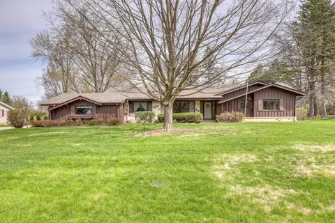 17420 Royalcrest, Brookfield, WI 53045