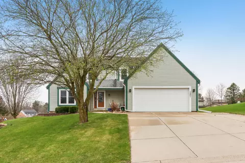 1251 Riverton, Mukwonago, WI 53149