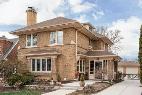 2514 E Shorewood, Shorewood, WI 53211
