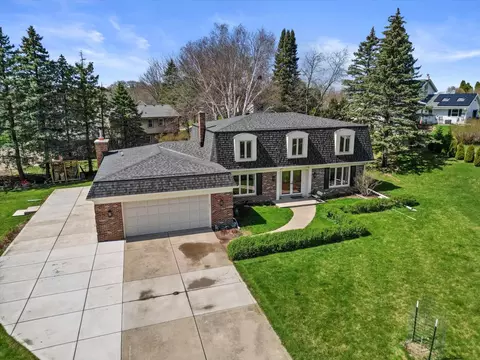 1085 Thornridge, Brookfield, WI 53045