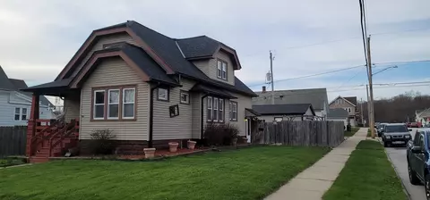 1402 Manitoba, South Milwaukee, WI 53172