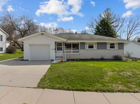 1427 N 12th, West Bend, WI 53090