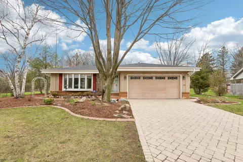 5550 Lakeview, Greendale, WI 53129