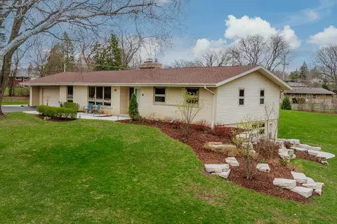 15965 Raven Rock, Brookfield, WI 53005