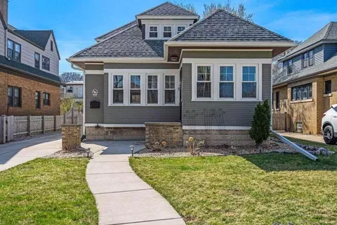 2539 N 72nd, Wauwatosa, WI 53213