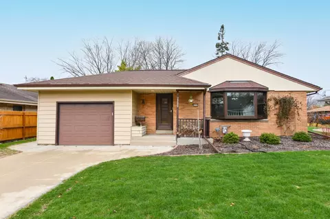 2755 S 74th, West Allis, WI 53219