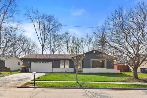 1724 Cottonwood, Waukesha, WI 53189