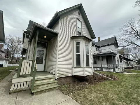 3313 W Kilbourn, Milwaukee, WI 53208