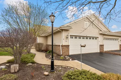 863 Sweetbriar #1, Elkhorn, WI 53121