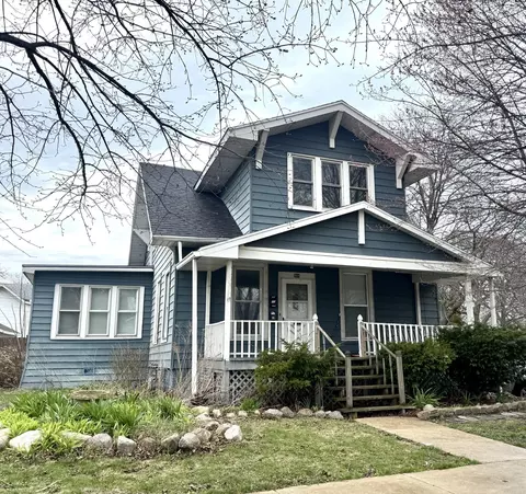 904 72nd, Kenosha, WI 53143