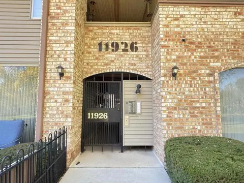 11926 W W Ml #7, Milwaukee, WI 53225