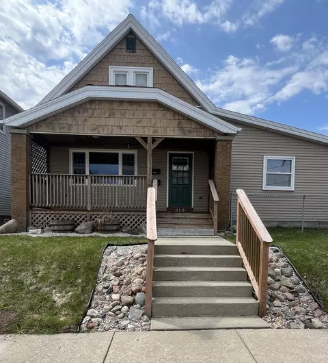 919 Manitoba, South Milwaukee, WI 53172