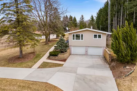9217 Pigeon Lk, Liberty, WI 54245
