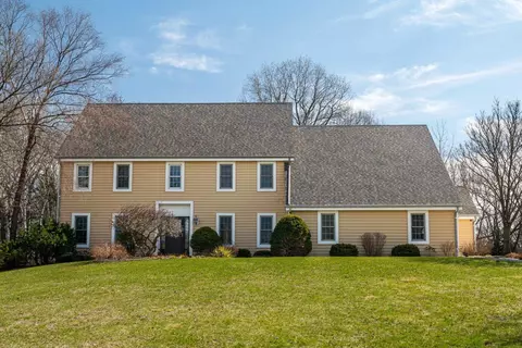 w280n4970 Jerilane, Pewaukee, WI 53072