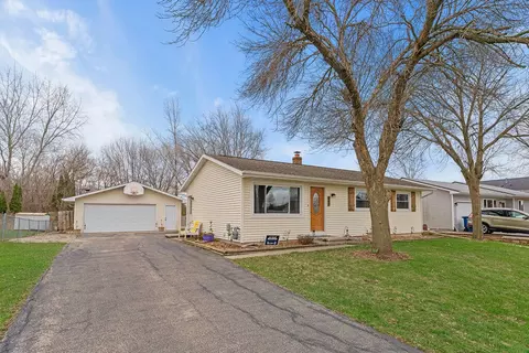640 Mckinley, Omro, WI 54963