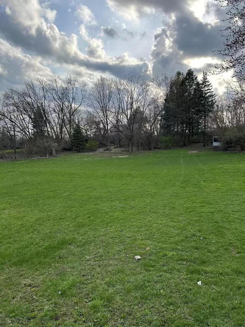 5775 S S Vis, New Berlin, WI 53146