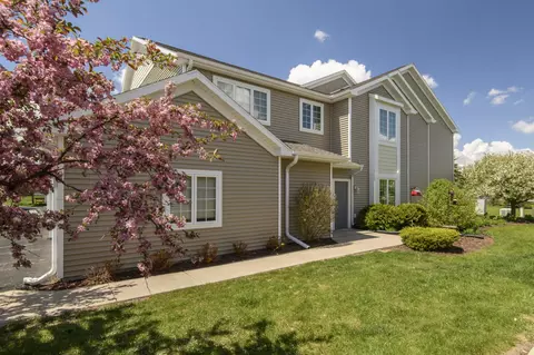 770 Bridlewood #6104 F, Hartford, WI 53027