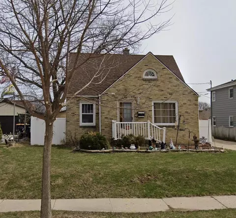 1500 S 93rd, West Allis, WI 53214