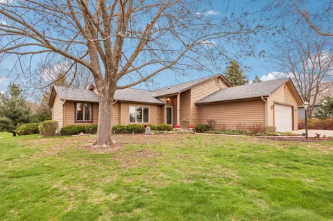 s44w25600 High Rdg, Waukesha, WI 53189