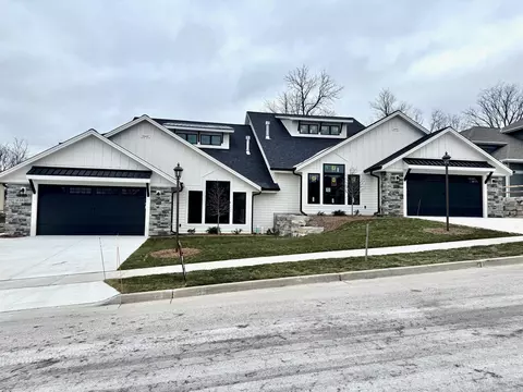 3535 Hawthorn Hl, Waukesha, WI 53189
