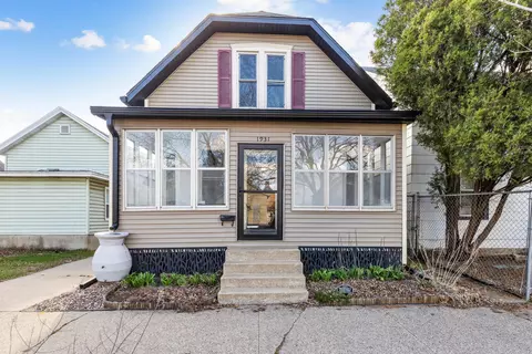 1931 Wood, La Crosse, WI 54603