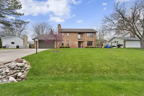 3625 S Oakdale, New Berlin, WI 53151