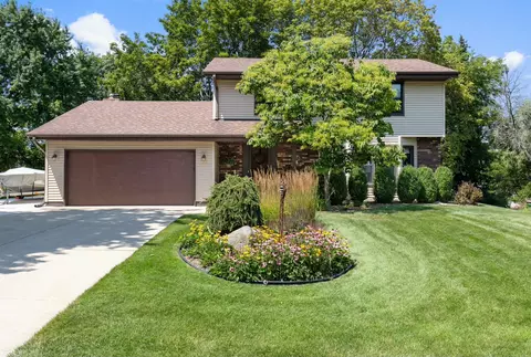 717 Cardiff, Hartland, WI 53029