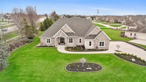 19940 Bradon, Brookfield, WI 53045