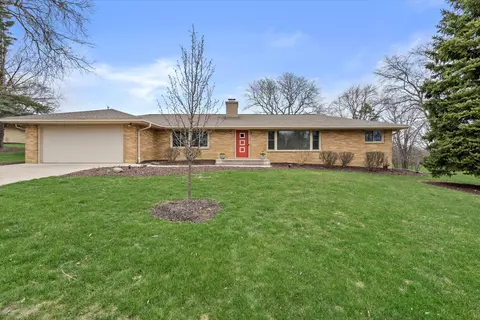 15230 Arrowhead, Brookfield, WI 53005