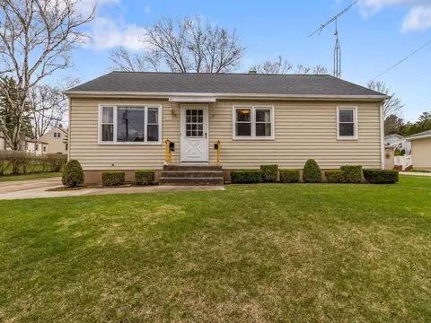 1319 Balsam, West Bend, WI 53095