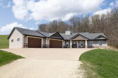 n7015 County Road W, Onalaska, WI 54636