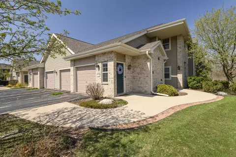 18520 Emerald #H, Brookfield, WI 53045