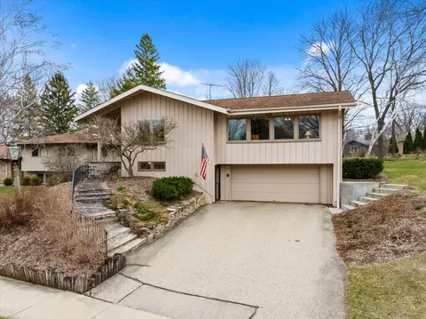 1333 Sylvan, West Bend, WI 53095