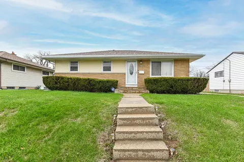 9022 W Custer, Milwaukee, WI 53225