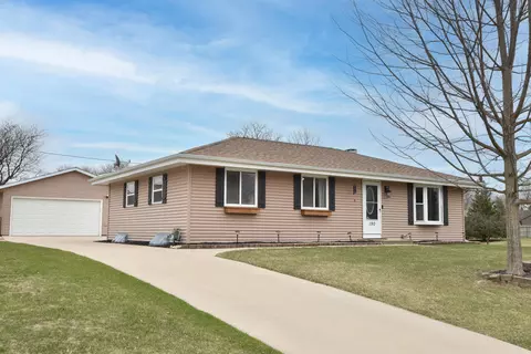 190 S Regis, Saukville, WI 53080