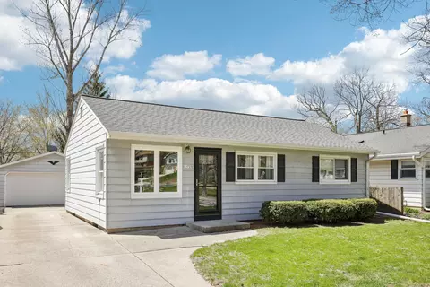 11725 W Oxford, Wauwatosa, WI 53226