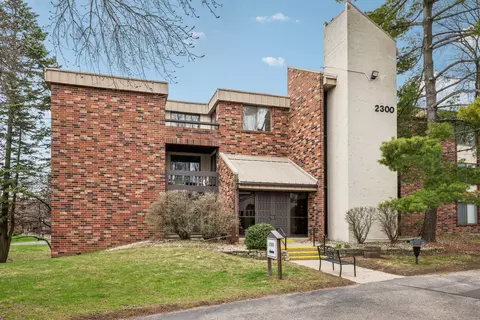 2300 W Good Hope #247, Glendale, WI 53209