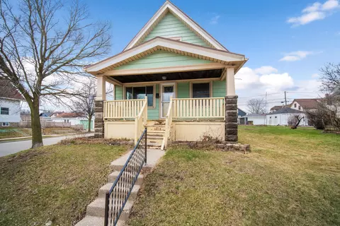 2153 S 58th, West Allis, WI 53219