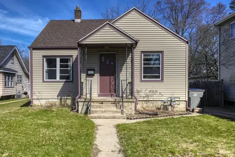 3408 S Howell, Milwaukee, WI 53207