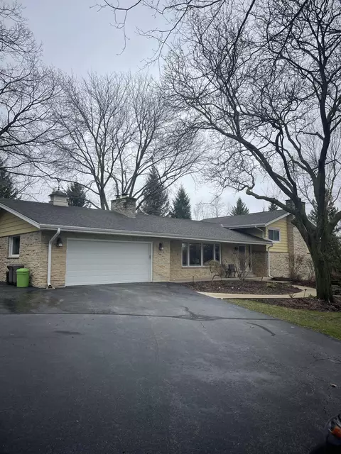 19165 Benington, Brookfield, WI 53045