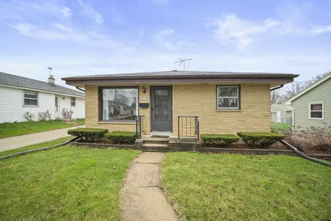 3656 S 95th, Milwaukee, WI 53228