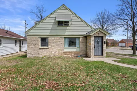 7202 W Medford, Milwaukee, WI 53218