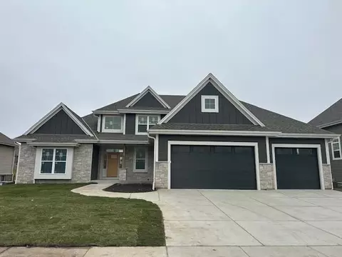1629 Mohican, Waukesha, WI 53189