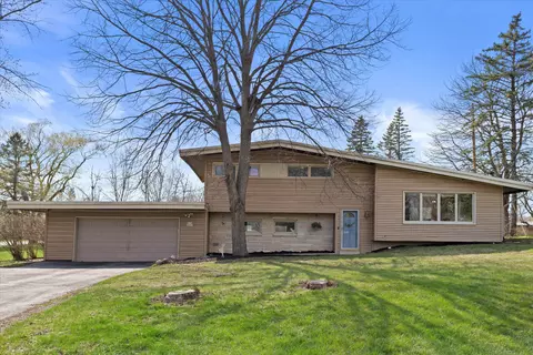 w176n4829 Christopher, Menomonee Falls, WI 53051
