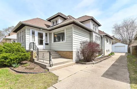 2360 N 68th, Wauwatosa, WI 53213
