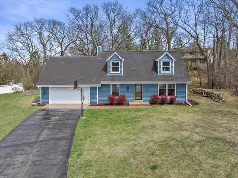 734 Cameron, Hartland, WI 53029