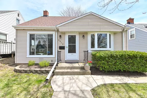 2912 N 89th, Milwaukee, WI 53222