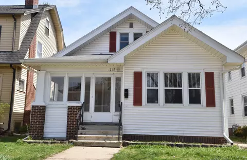 1219 Arthur, Racine, WI 53405